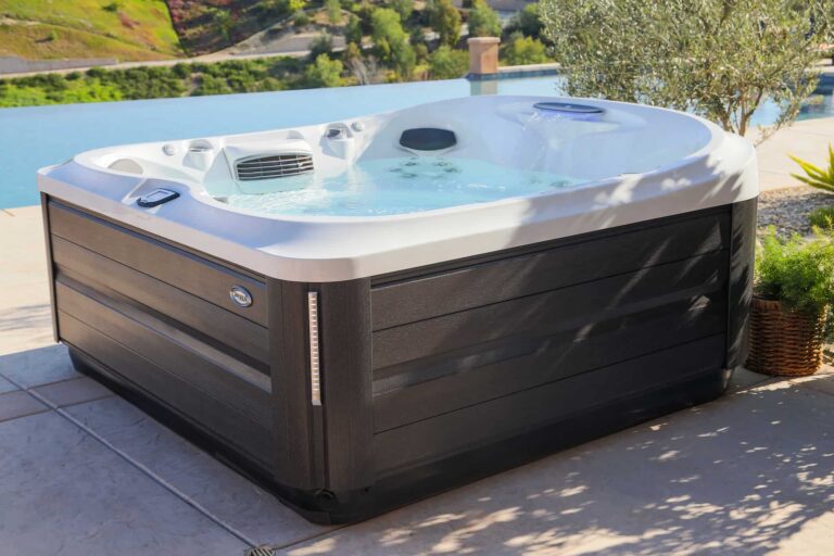 Jacuzzis and Whirlpools: A Guide to Relaxation and Wellness at Home